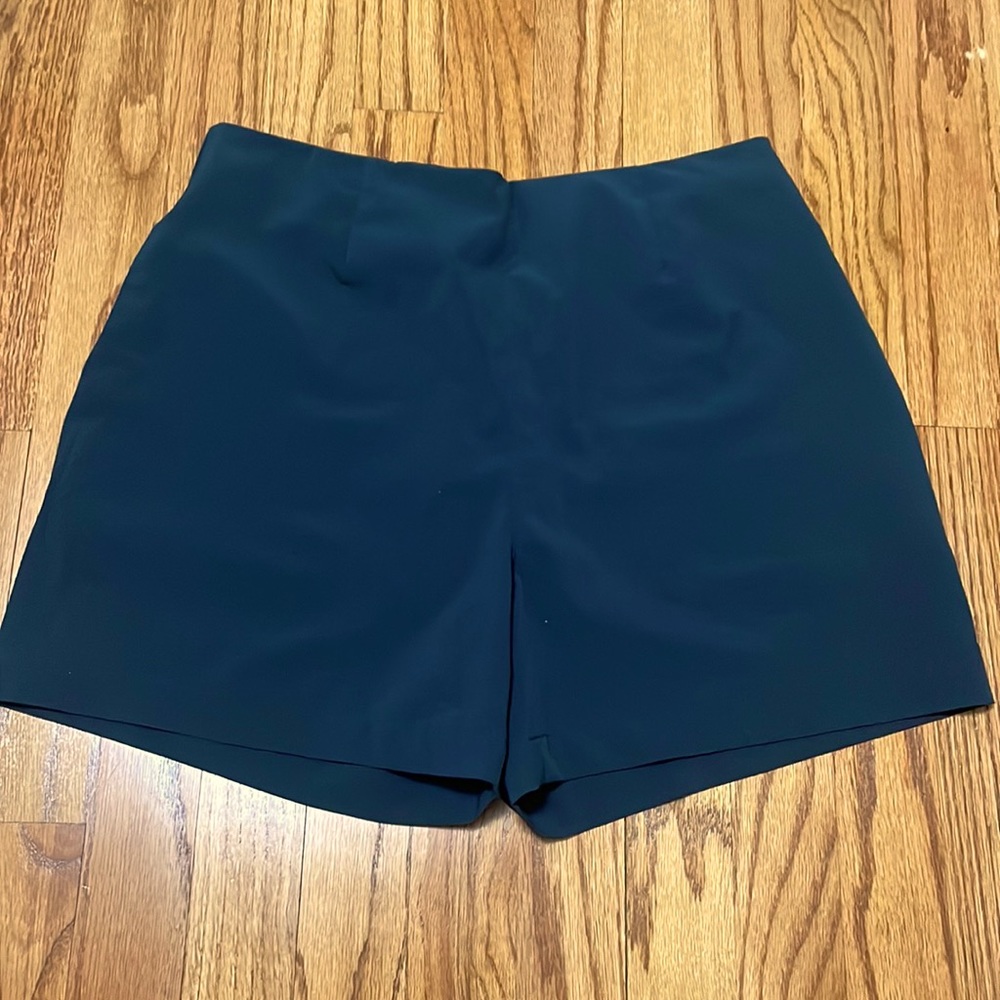 Lolë baggy shorts in navy blue size medium